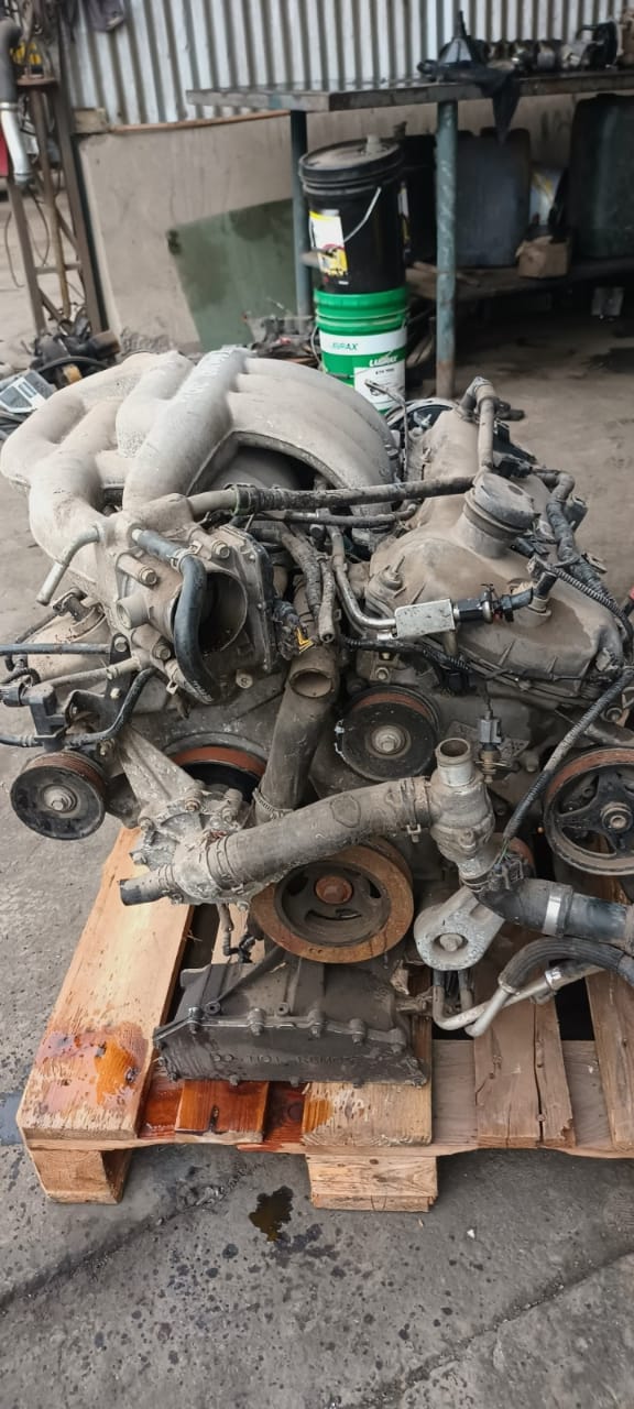 MUñON Otra JAGUAR 2000  USADO  EN DESARME